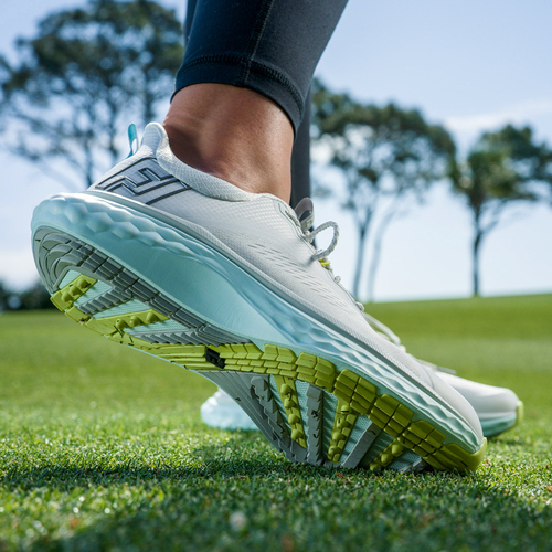 Best Women’s Golf Shoes That Are Stylish, Comfortable & Course-Ready